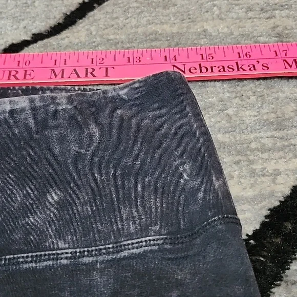 VS PINK YOGA ACID WASH BLACK 2019 LEGGINGS - Picture 5 of 11